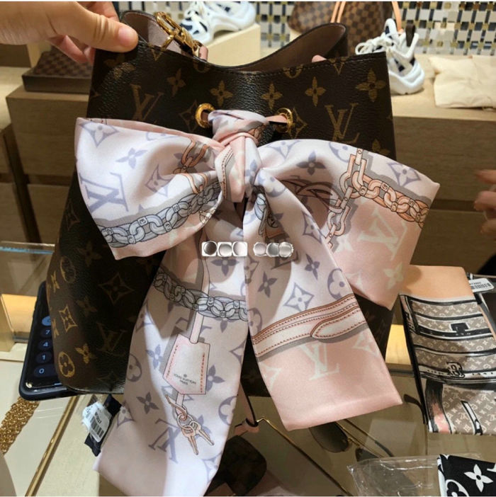 Louis Vuitton Scarf LVS00005